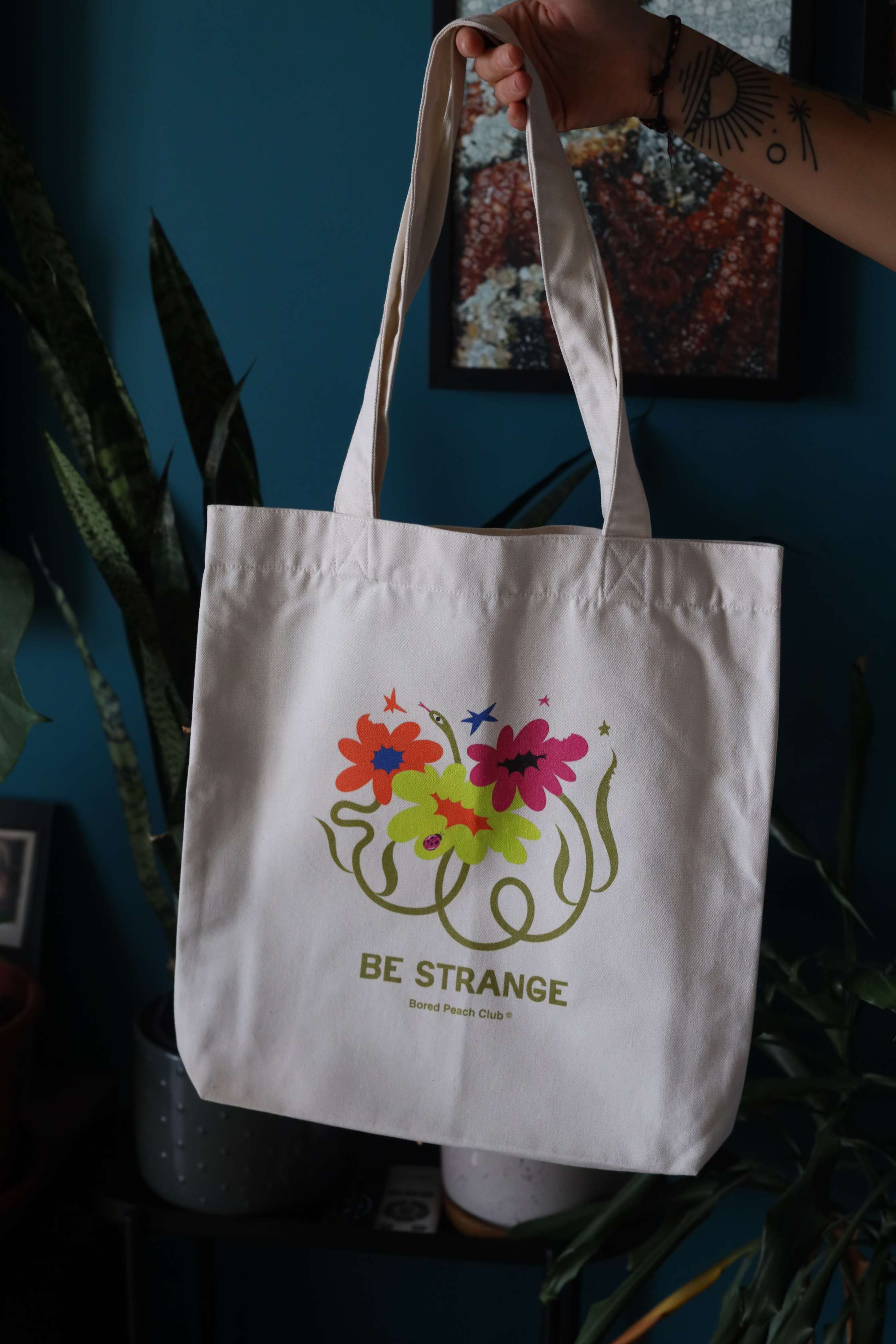 BE STRANGE Tote