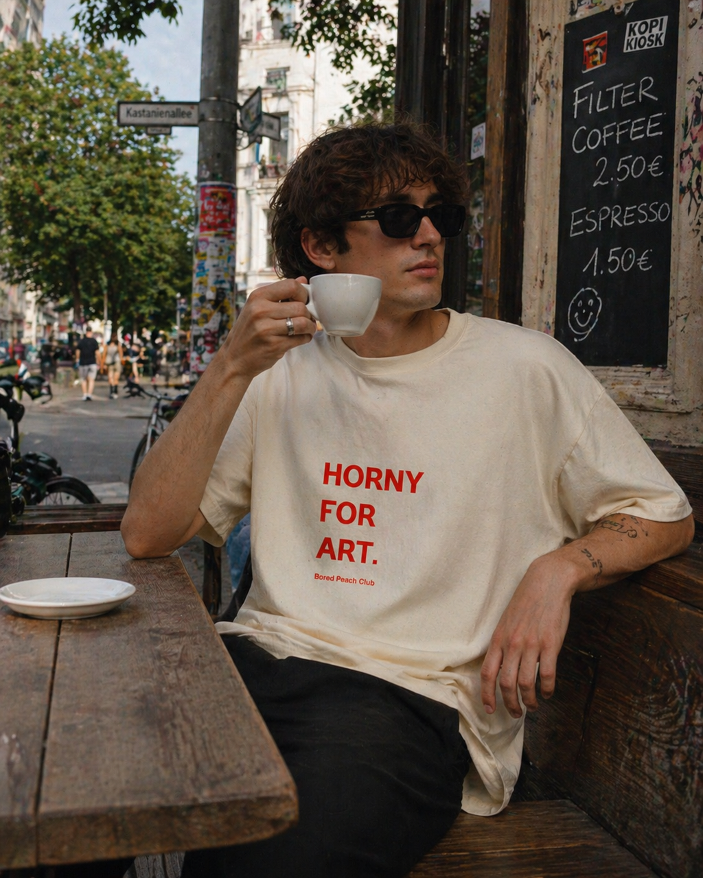 HORNY FOR ART - Oversized T